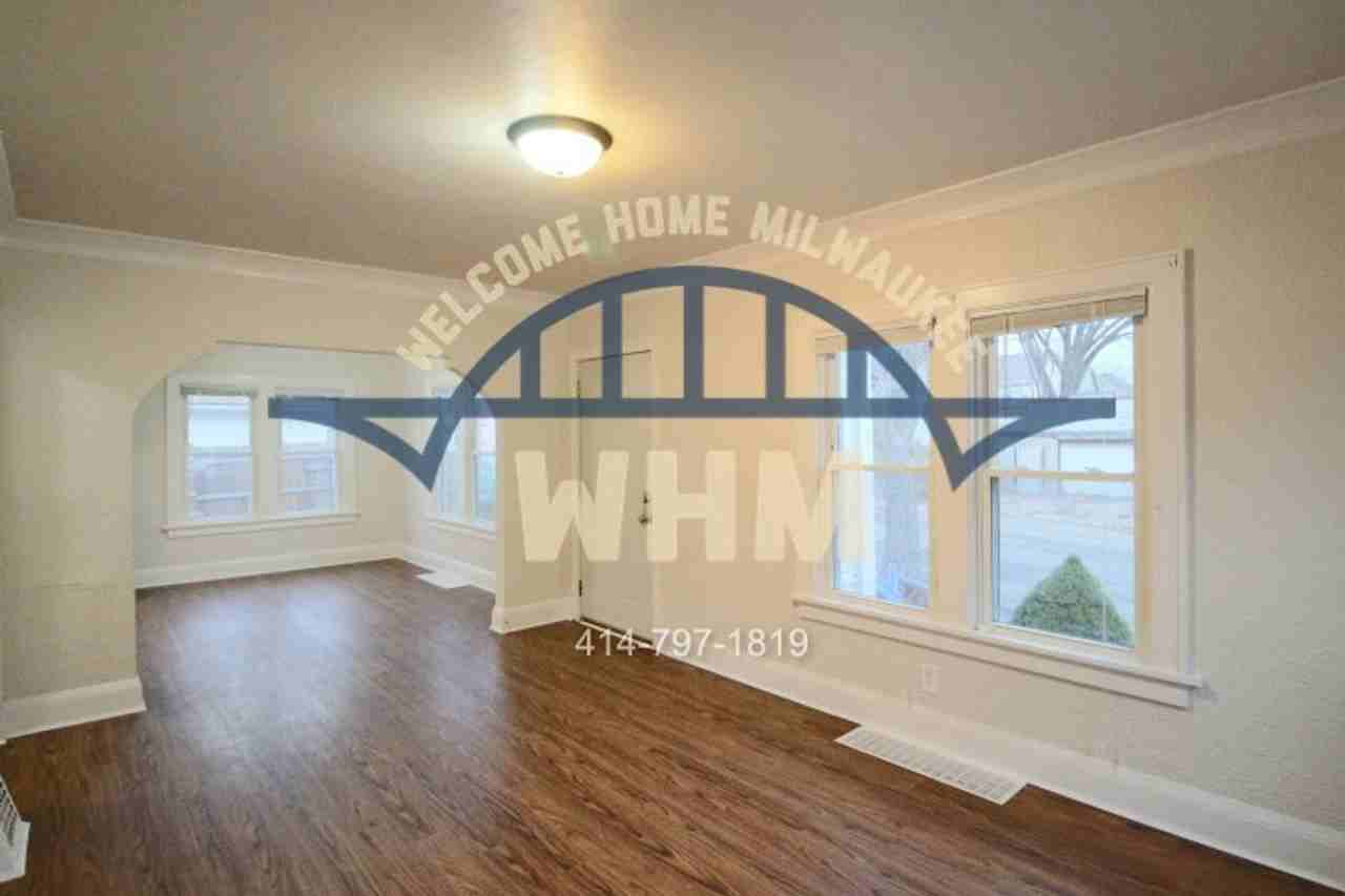 221 W Ring St - Photo 3 of 18