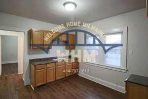 featured image of 221 W Ring St