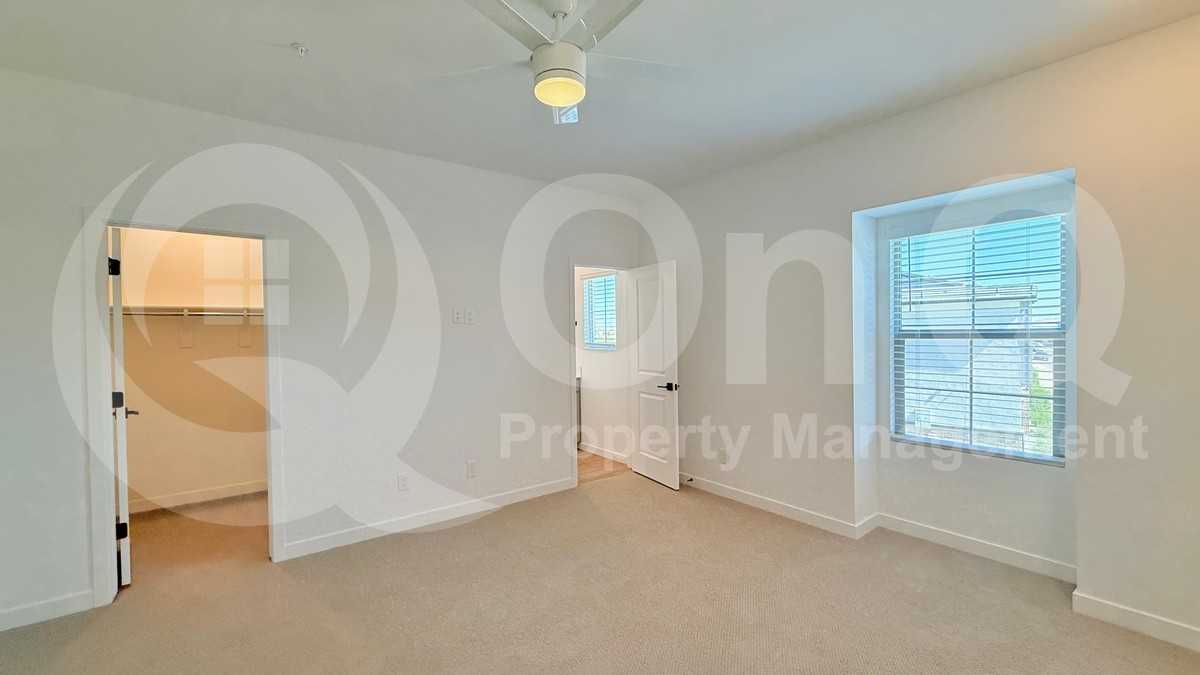 2746 Red Fox Road - Photo 4 of 15