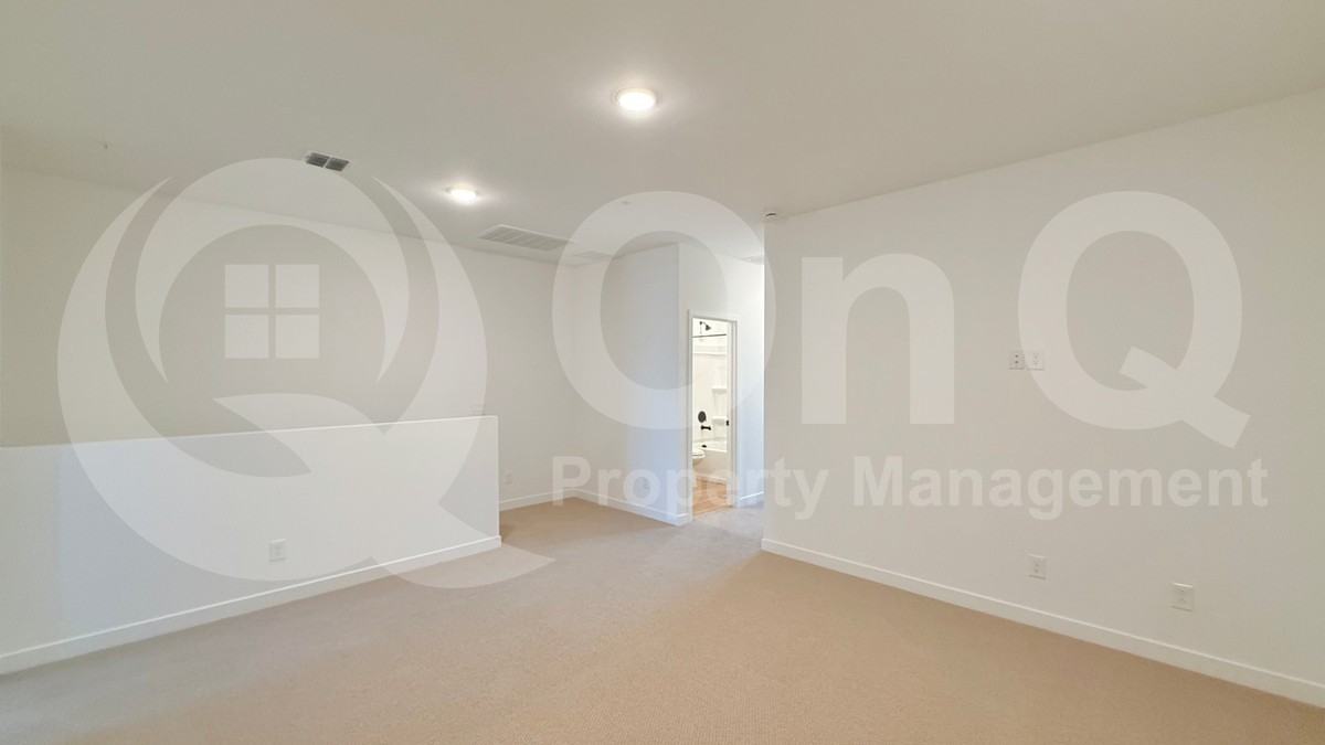 2746 Red Fox Road - Photo 3 of 15