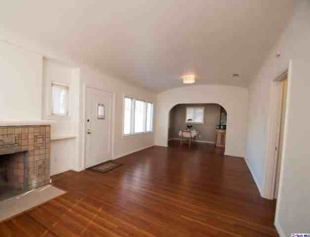 1070 N El Molino Ave - Photo 2 of 26
