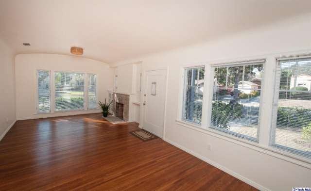 1070 N El Molino Ave - Photo 3 of 26