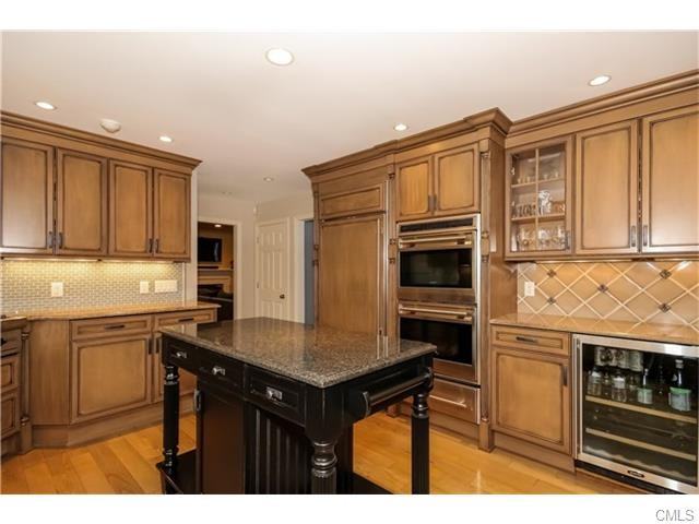 28 Timber Mill Ln - Photo 3 of 25