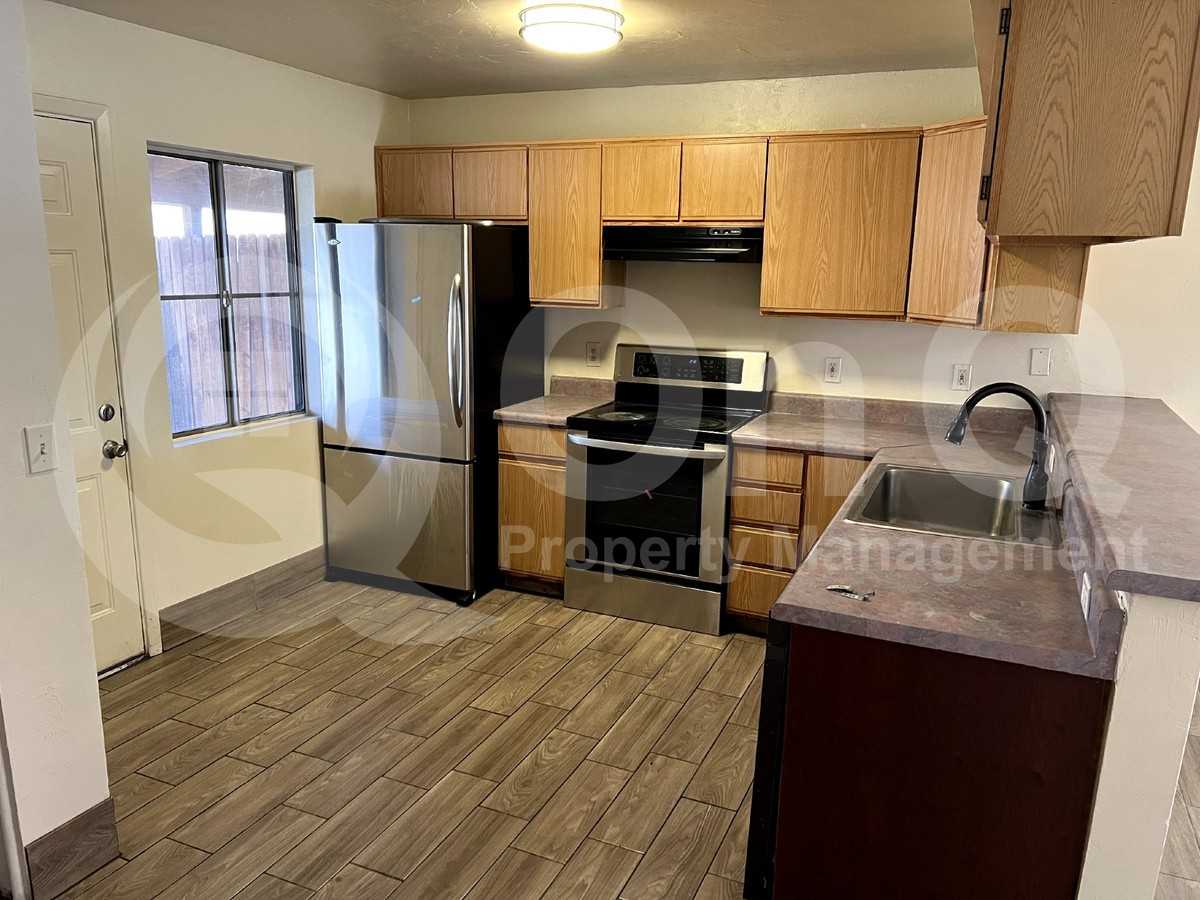 1821 S Jefferson Ave #1 - Photo 2 of 17