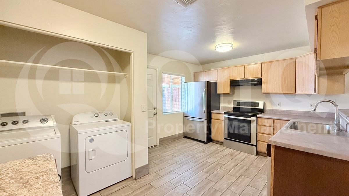 1821 S Jefferson Ave #1 - Photo 4 of 17