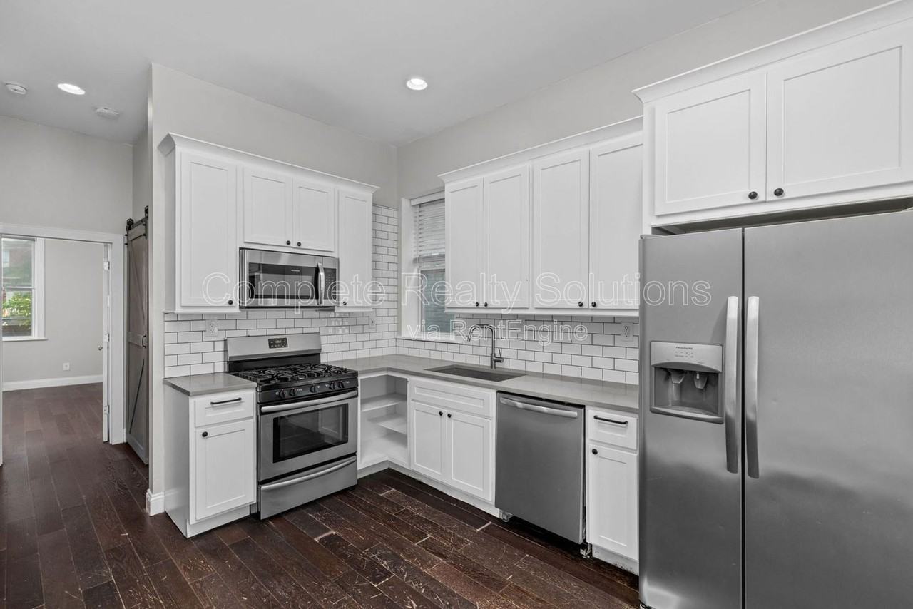 2908 Texas Ave - Photo 3 of 33