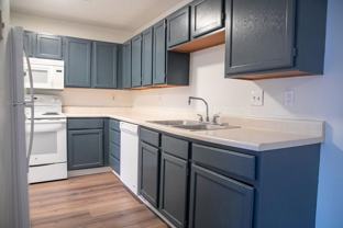 105 W Gold Coast Rd #5 - Photo 1 of 1