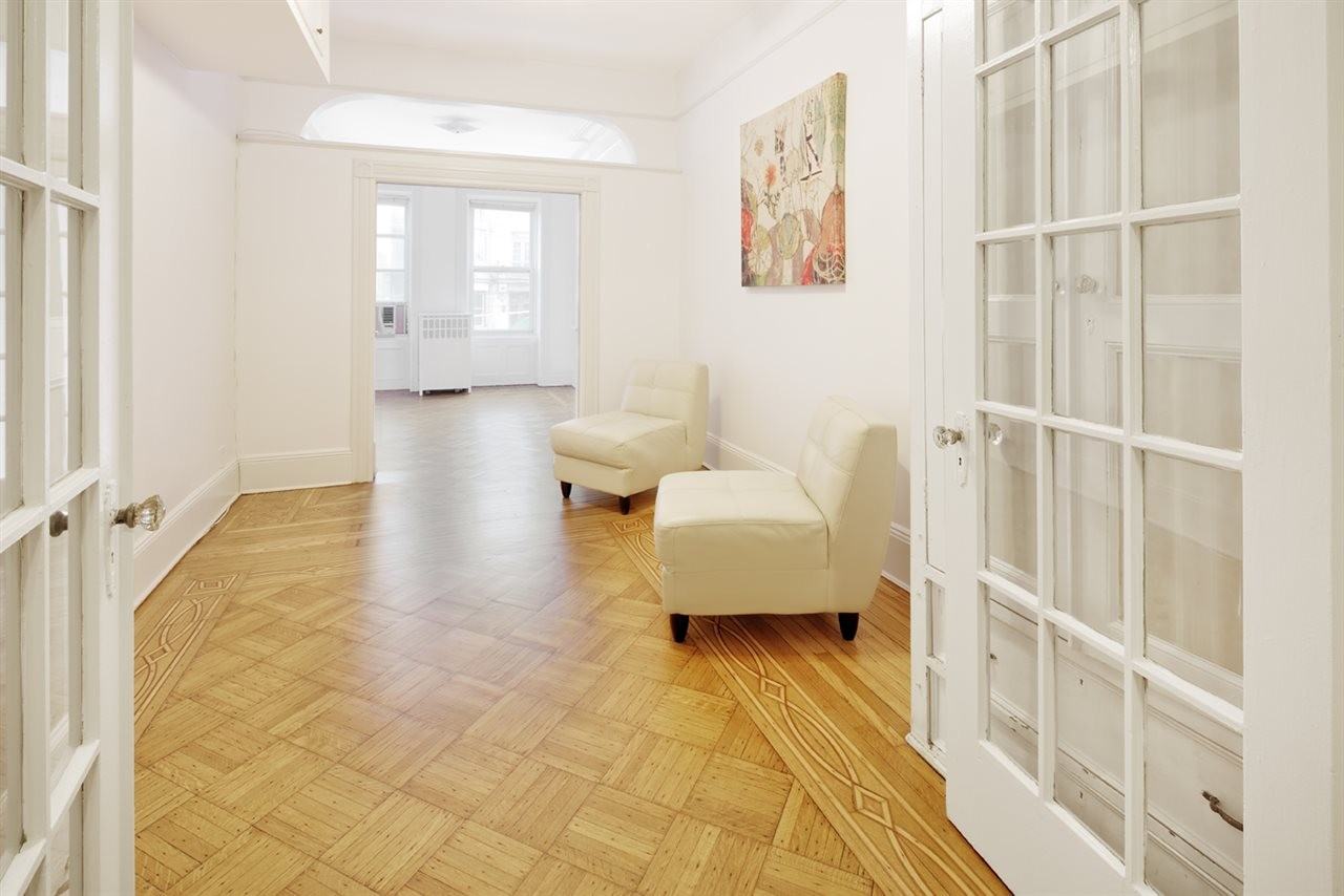 934 Hudson St #3 - Photo 2 of 13