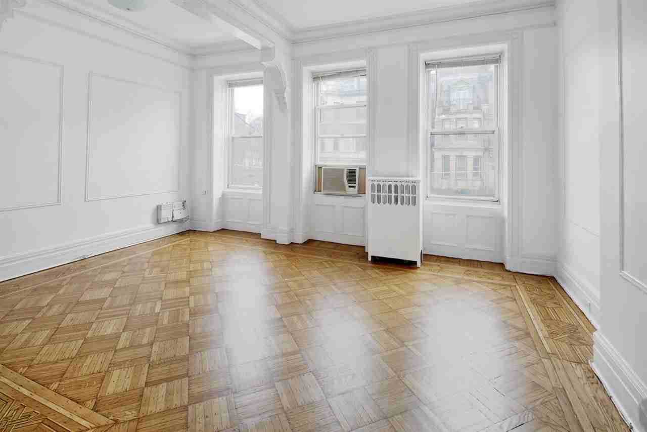 934 Hudson St #3 - Photo 3 of 13