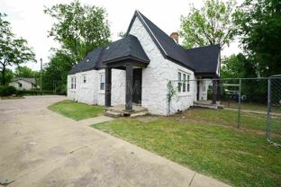 615 E Xyler St - Photo 1 of 1