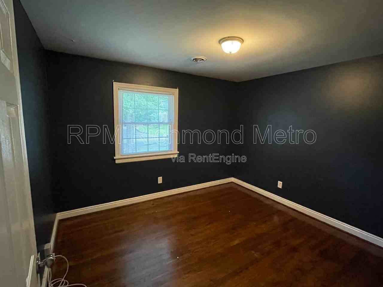 3600 Ghent Dr - Photo 3 of 26