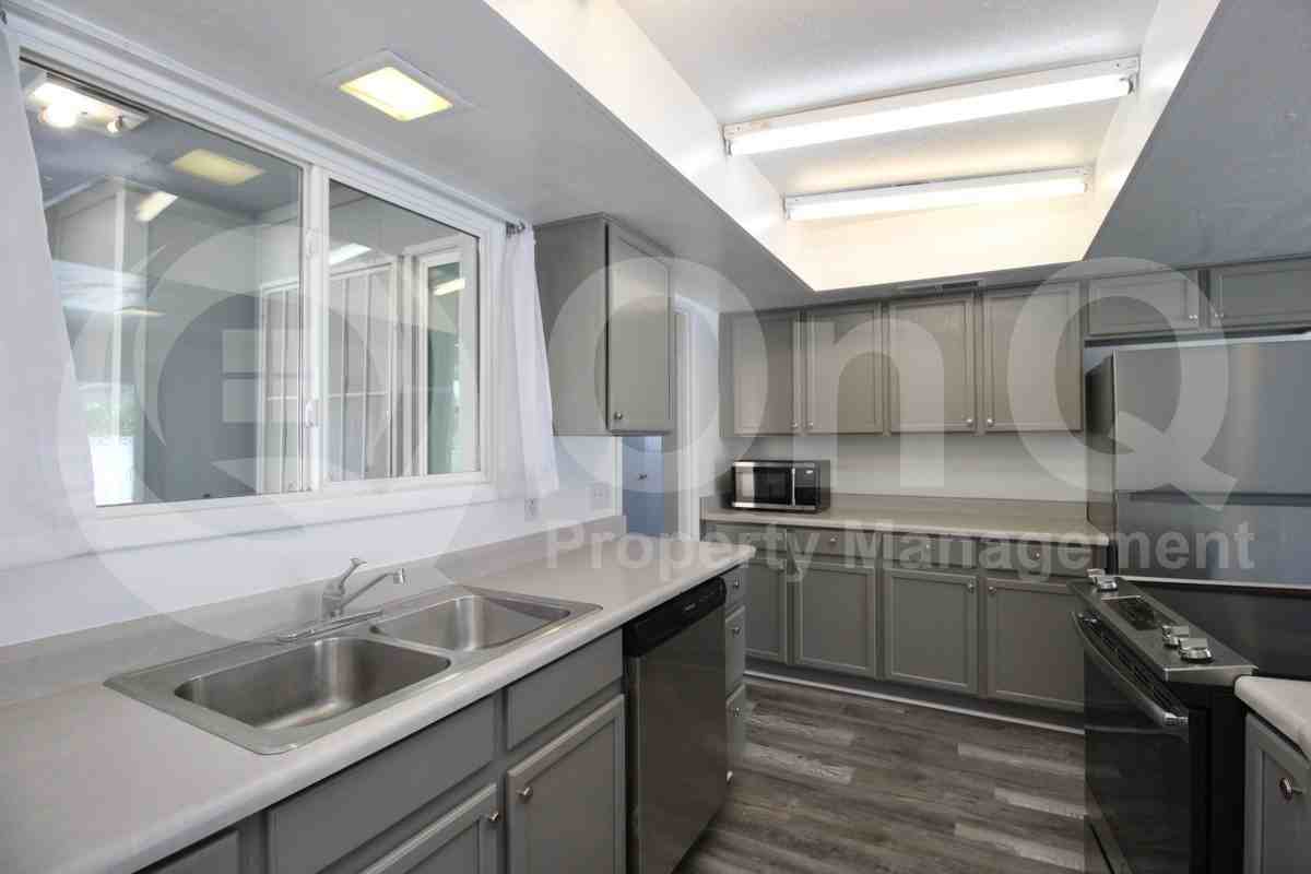 124 East Minton Drive - Photo 5 of 30