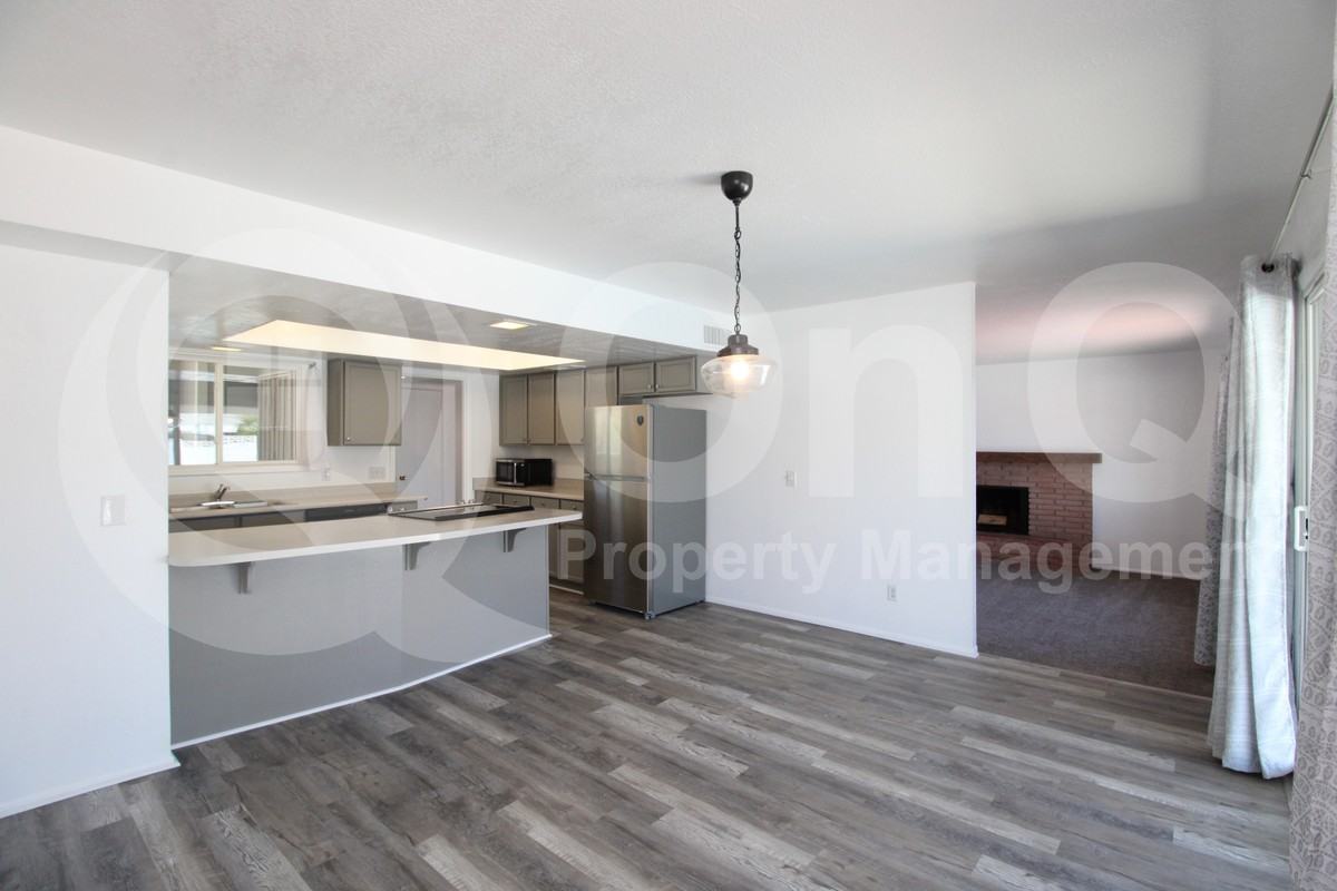 124 East Minton Drive - Photo 7 of 30