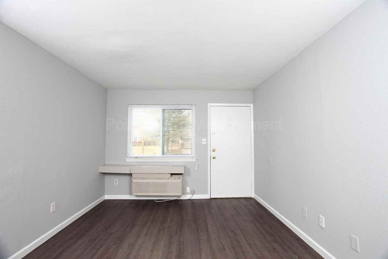 1226 S Longfellow St #210 - Photo 3 of 10