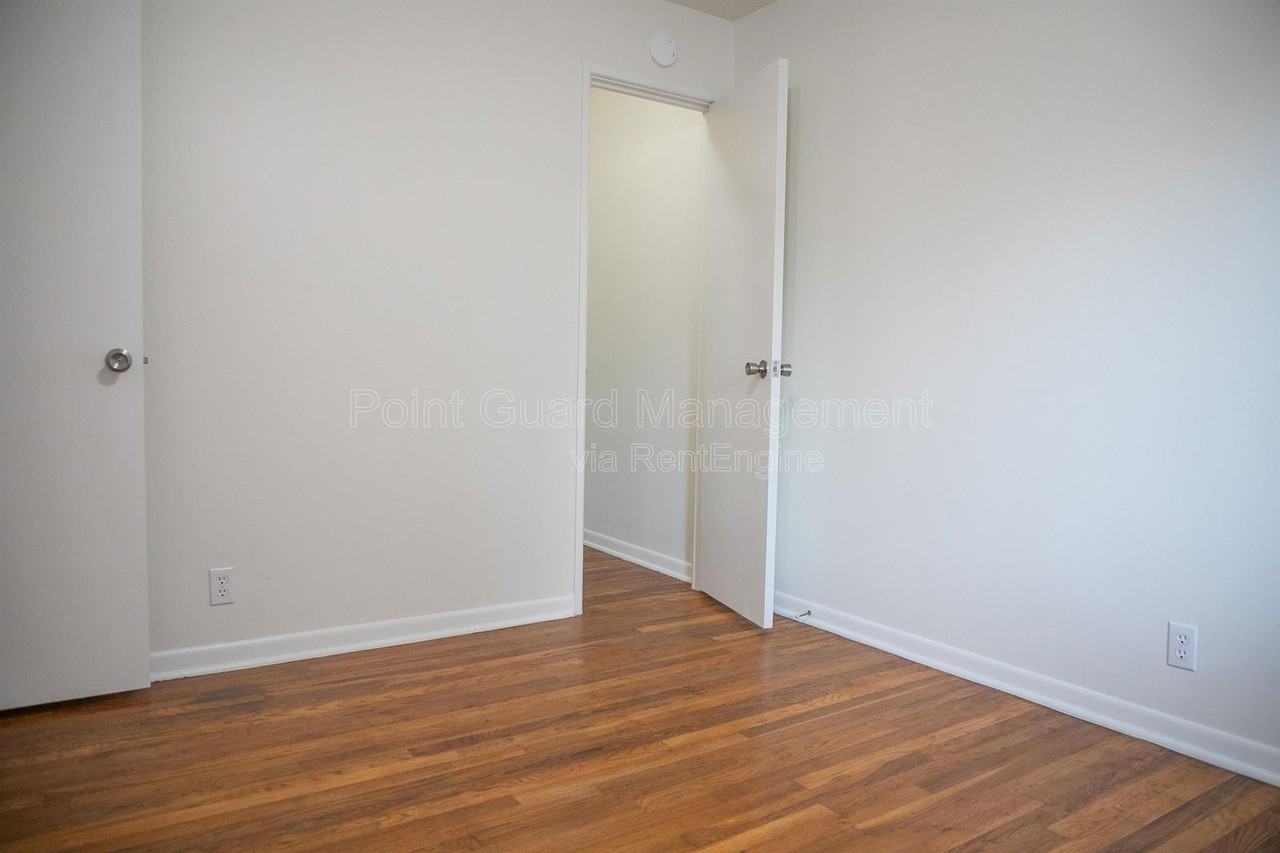 4916 California St #6 - Photo 6 of 15
