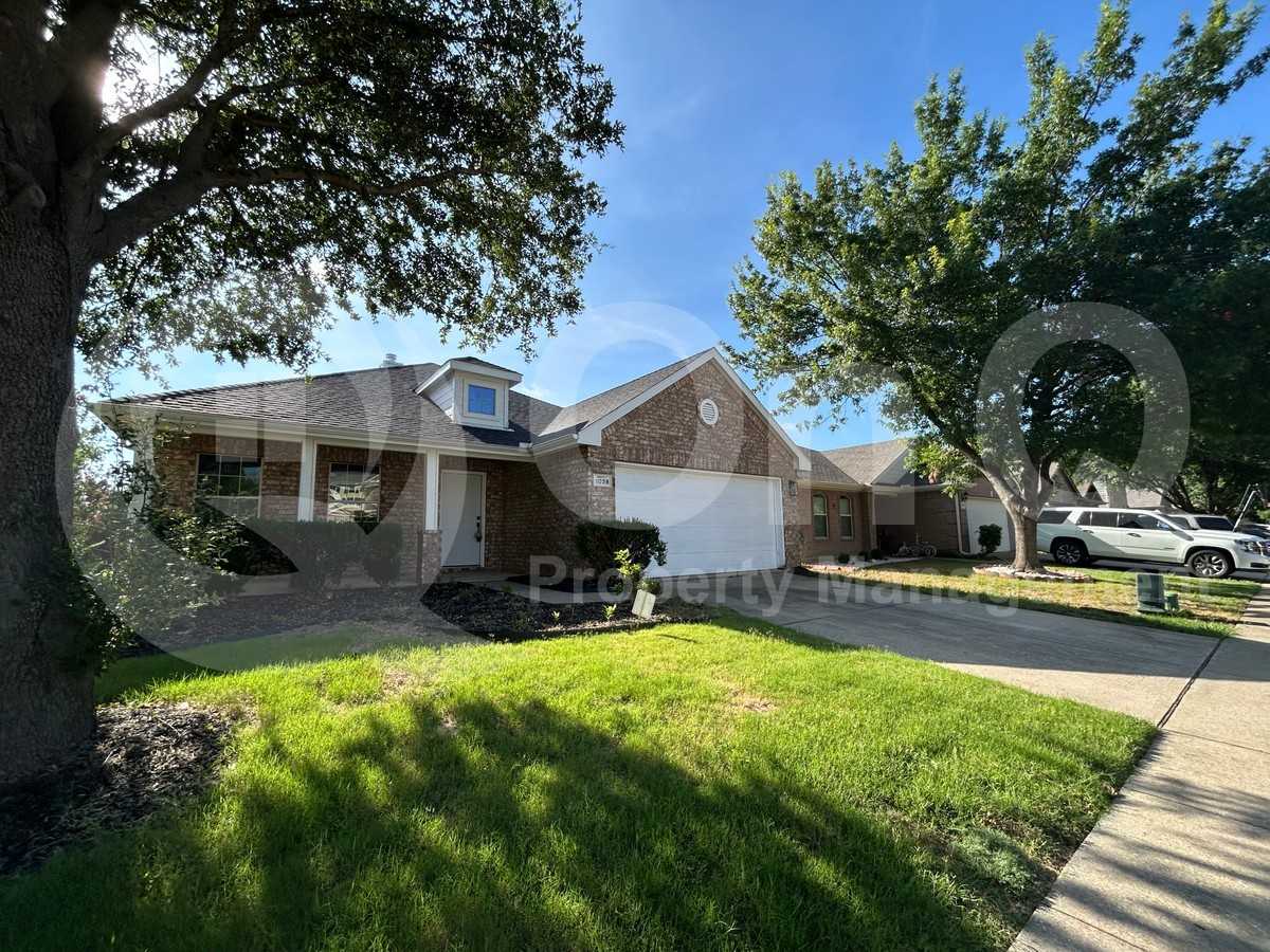 1028 Aviary Drive - Photo 2 of 31