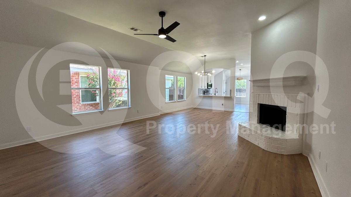 1028 Aviary Drive - Photo 6 of 31