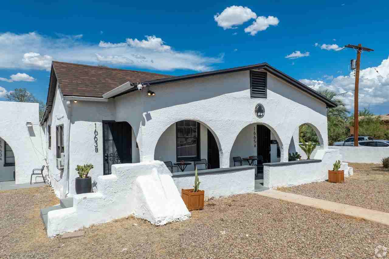 The River Bungalows of Historic Rincon Heights - Photo 2 of 42