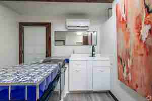 featured image of 239 N Warren Ave