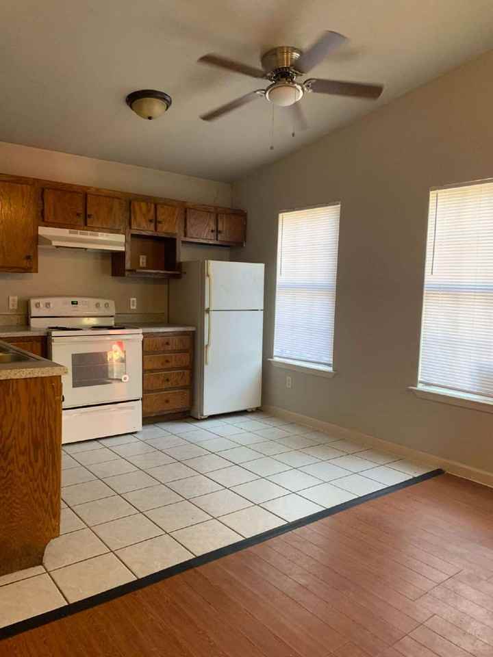 1115 W Jefferson Ave #F - Photo 6 of 11