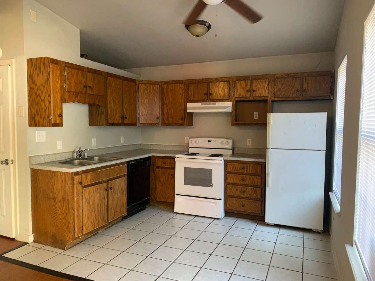 1115 W Jefferson Ave #F - Photo 7 of 11