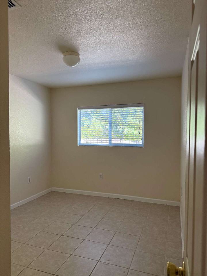 8003 Maverick Climb - Photo 7 of 15