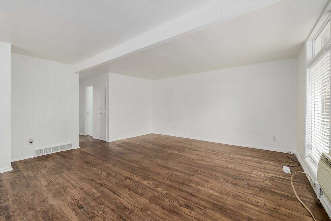 1116 Dallas St - Photo 4 of 22