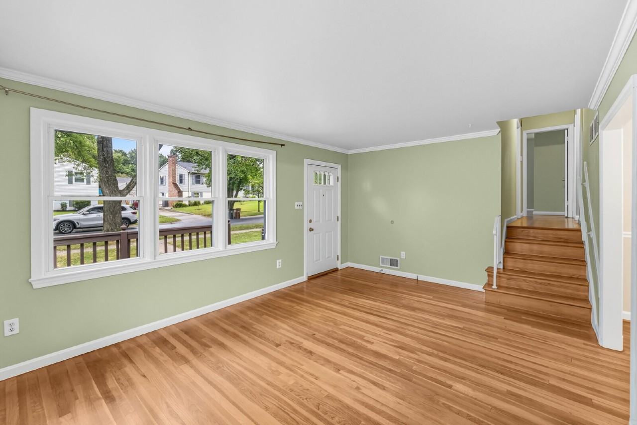 720 Woodburn Rd - Photo 2 of 18