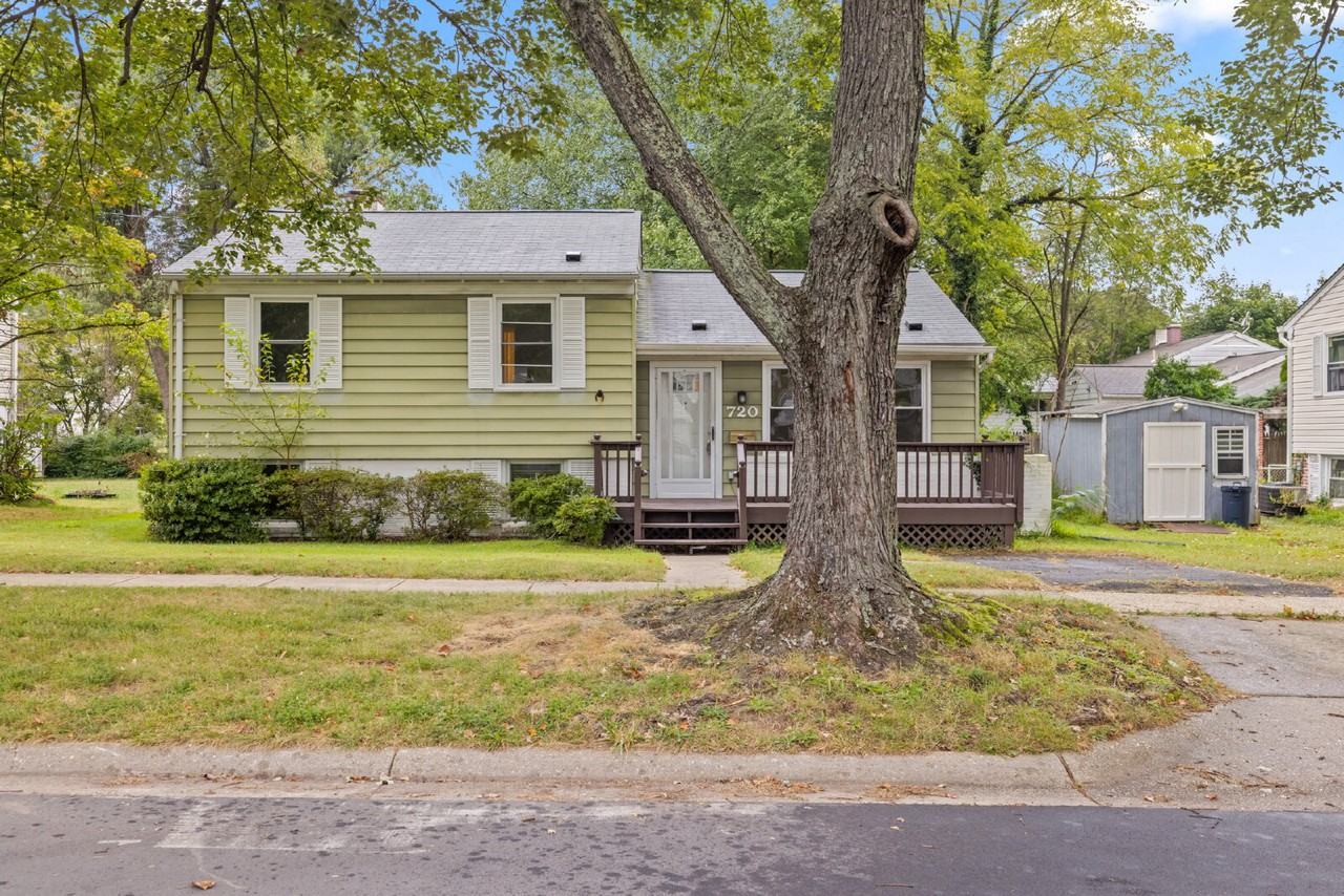 720 Woodburn Rd - Photo 5 of 18