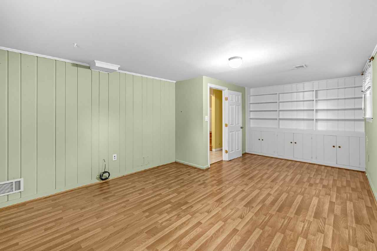 720 Woodburn Rd - Photo 6 of 18