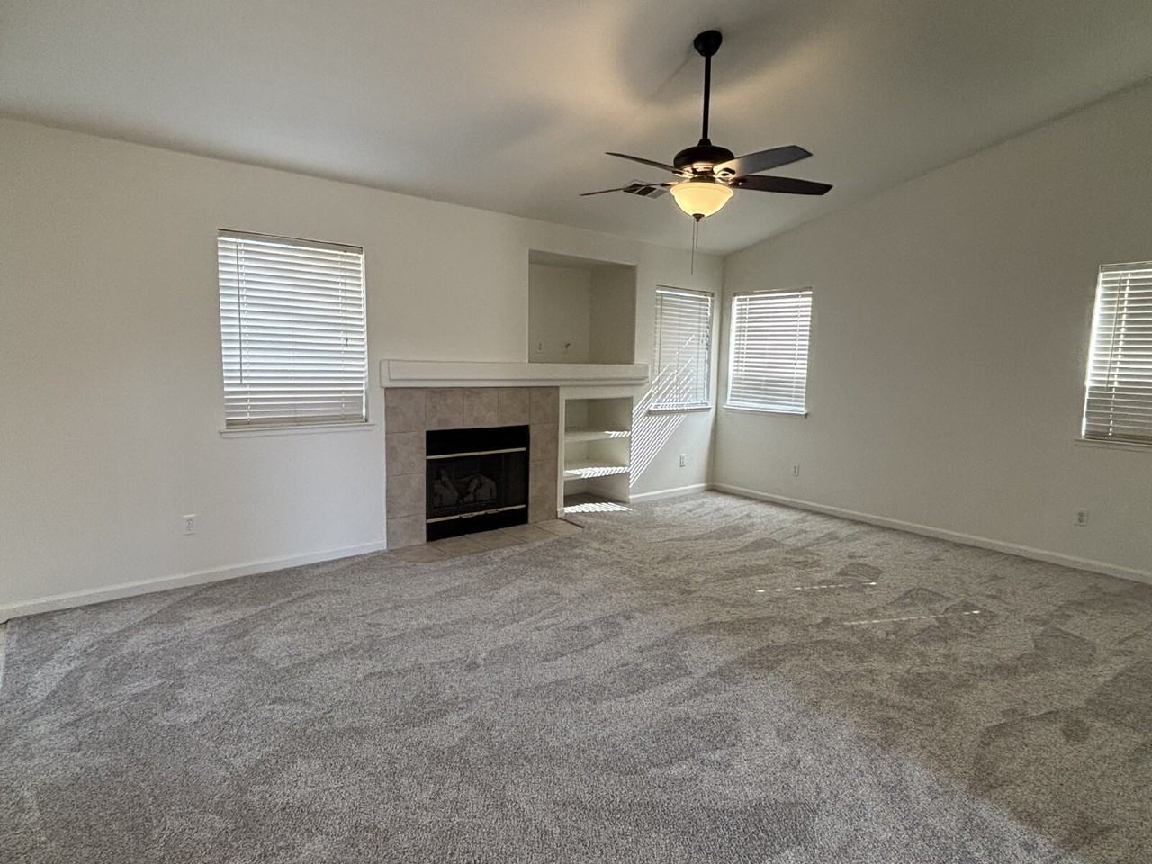 16688 Sheffield St - Photo 2 of 20
