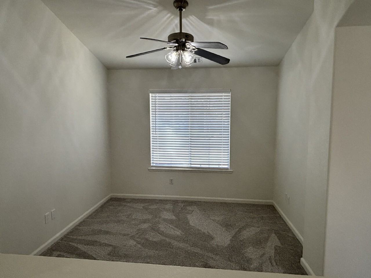 16688 Sheffield St - Photo 3 of 20
