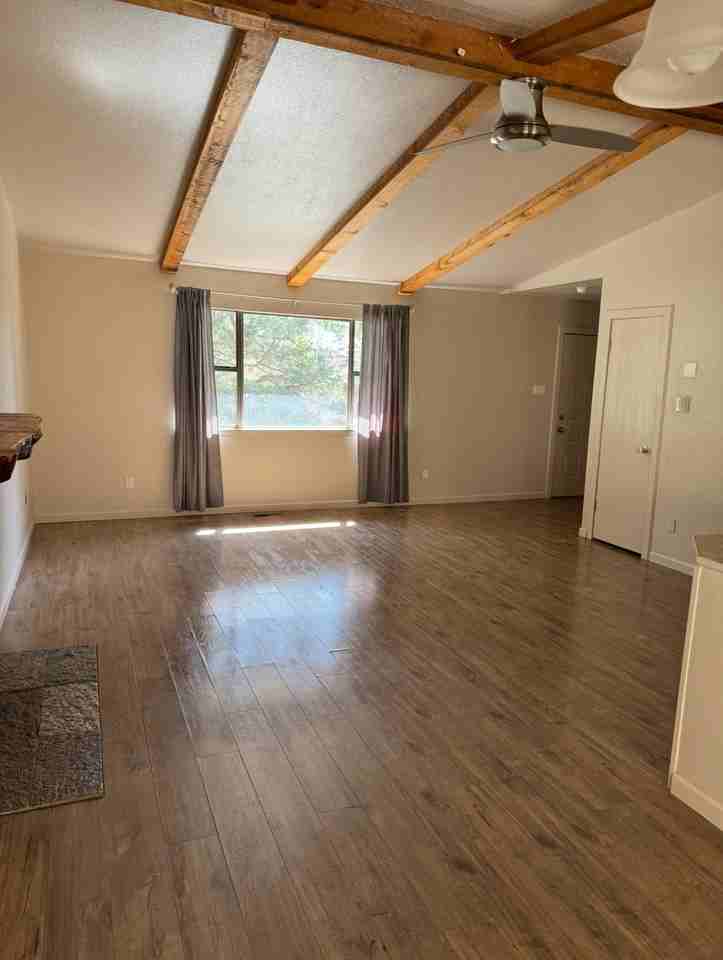 103 Racquet Pl #1 - Photo 2 of 8