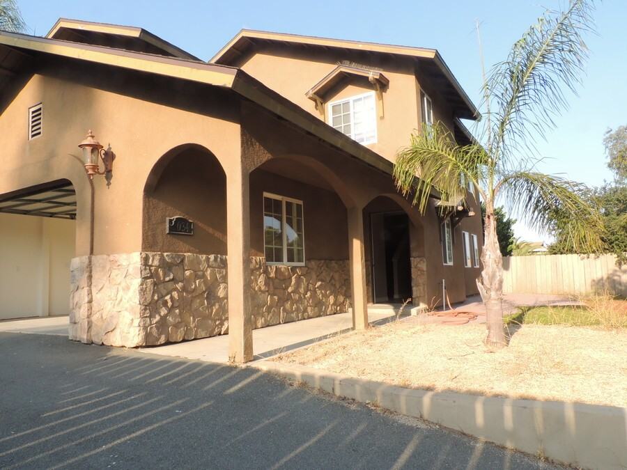 3034 Island Ave - Photo 2 of 34