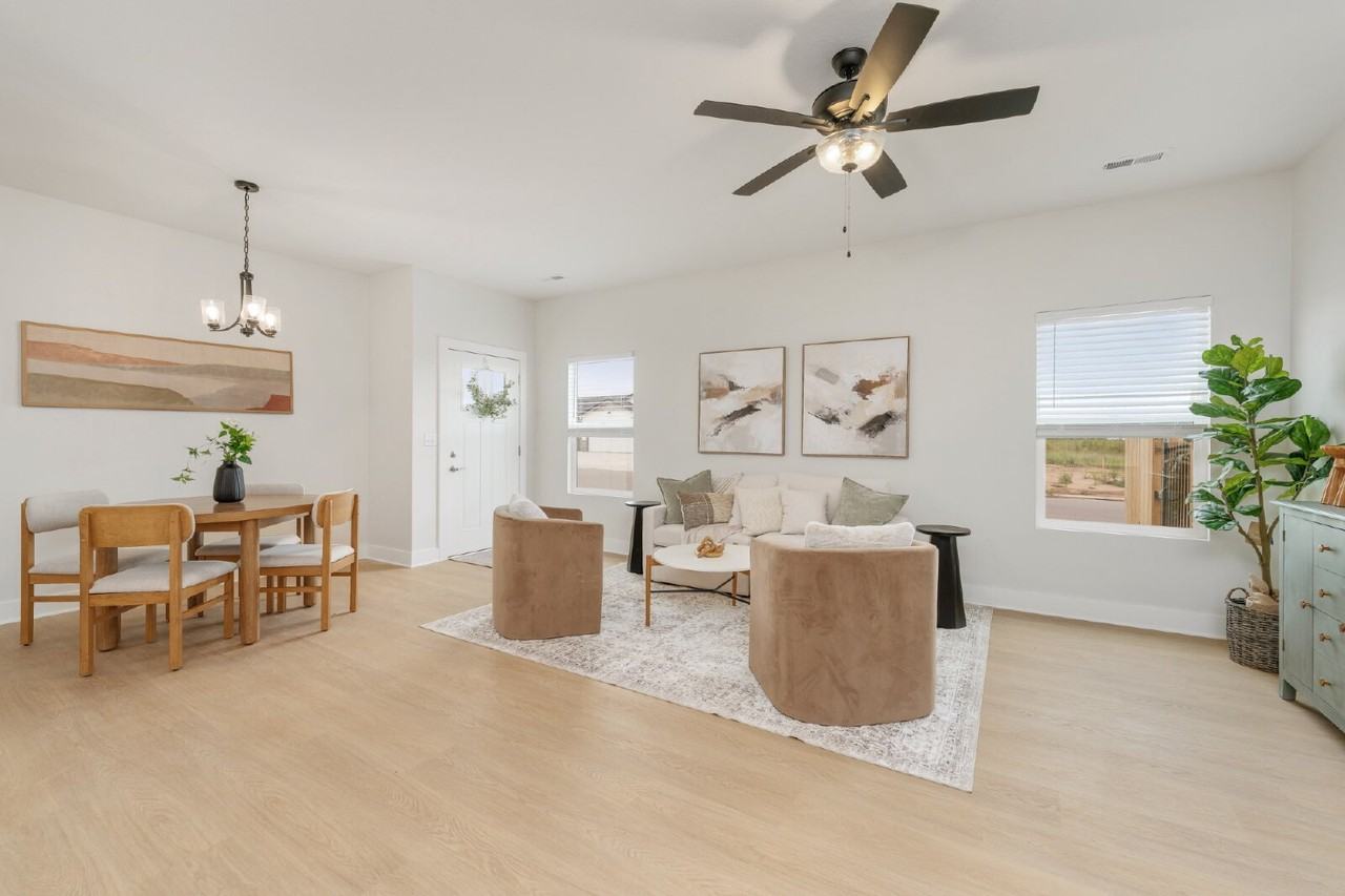 2056 N Reece Ct - Photo 2 of 15