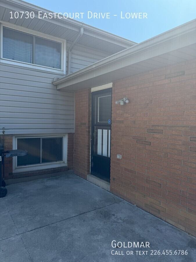 10730 Eastcourt Dr - Photo 2 of 14