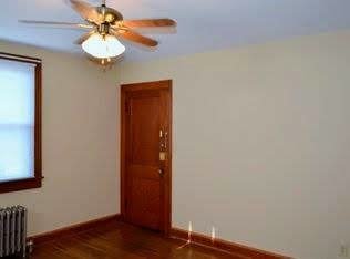 126 E 8th St #4 - Photo 2 of 18