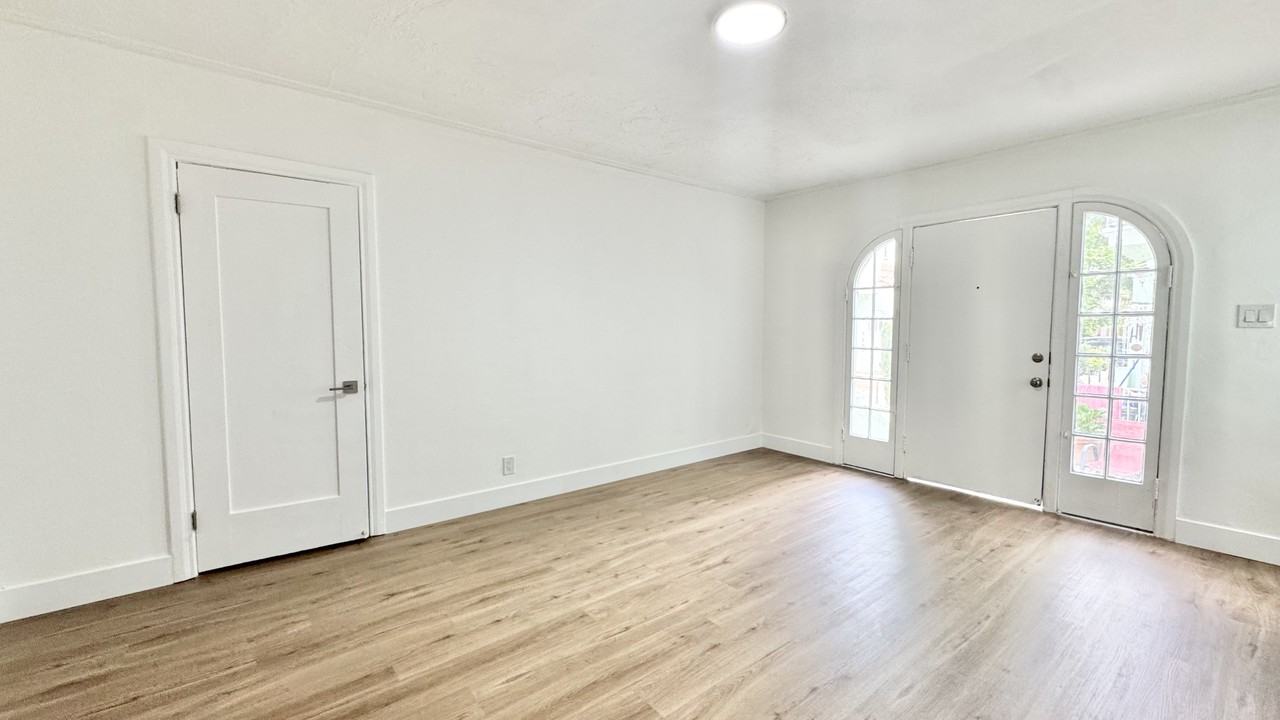 1765 Westmoreland Blvd - Photo 3 of 10