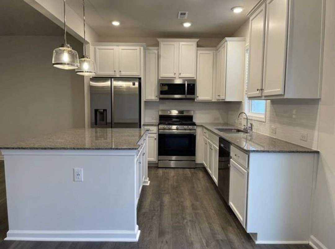 3826 Yorkshire Pl - Photo 3 of 12