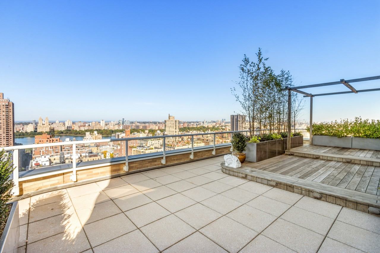 181 E 90th St - Photo 2 of 21