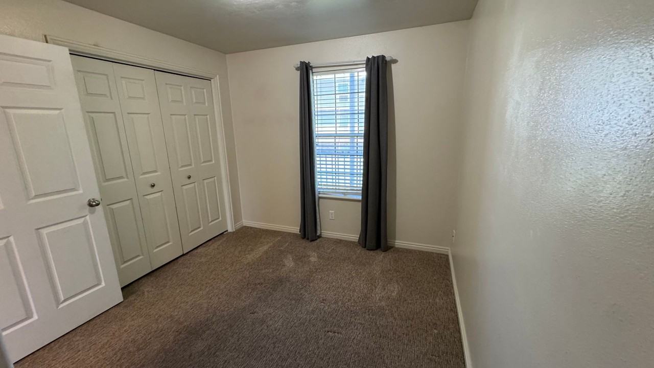 1060 South Orem Boulevard #18 - Photo 7 of 14