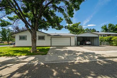 2420 Walnut Ave - Photo 2 of 10