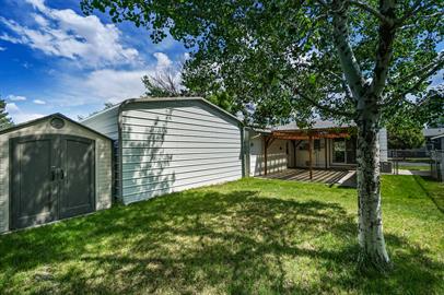 2420 Walnut Ave - Photo 3 of 10