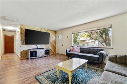 2420 Walnut Ave - Photo 4 of 10