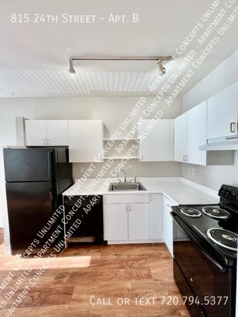 815 24th Street #B - Photo 3 of 7