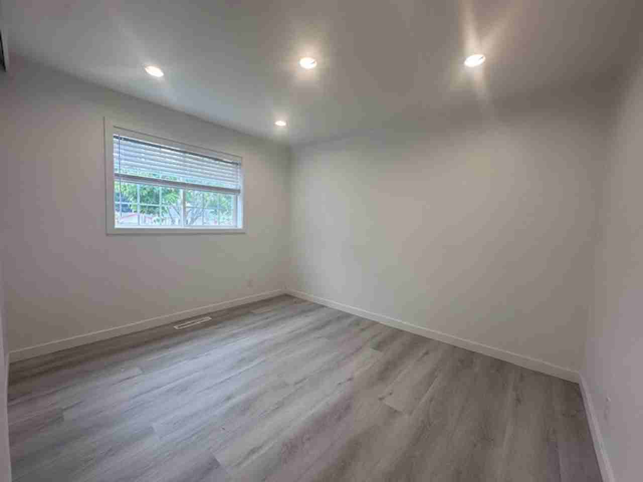3800 Ne 7th St - Photo 7 of 12