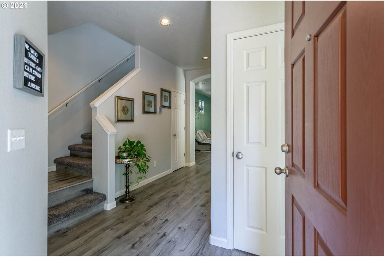 1141 Se Tamango St - Photo 3 of 22