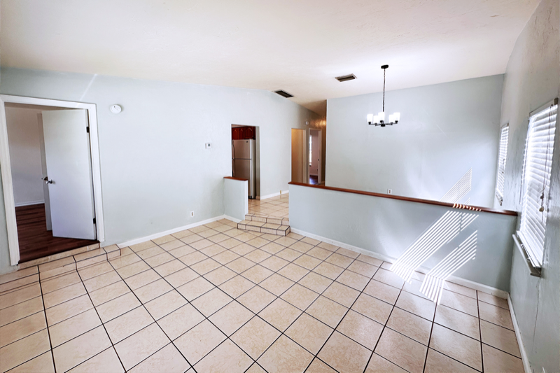 6171 Heather St - Photo 3 of 22