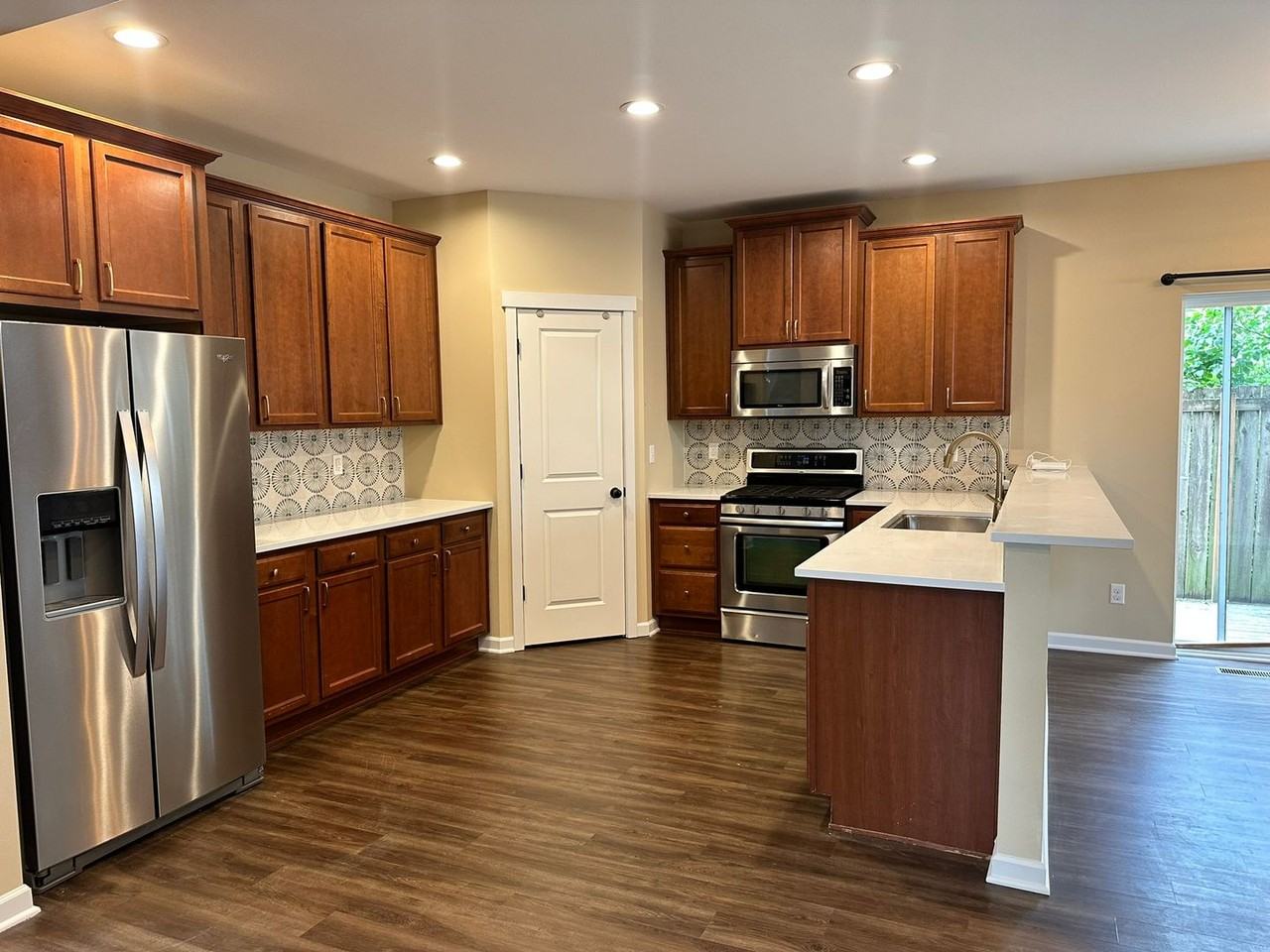 2126 Ne 12th St - Photo 2 of 22