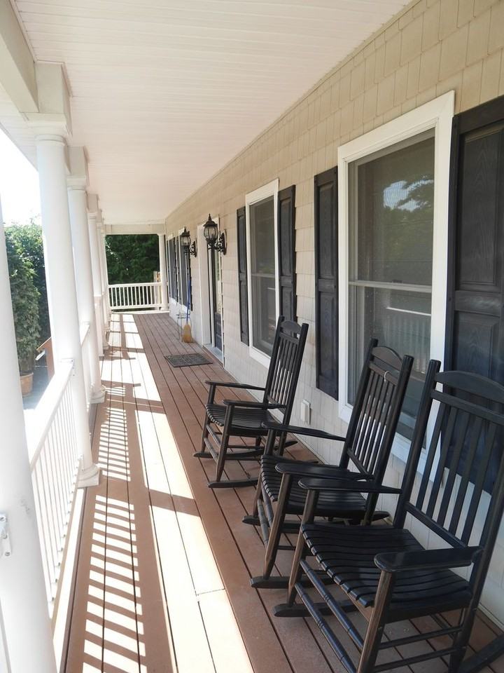36 Harborview Rd - Photo 3 of 35